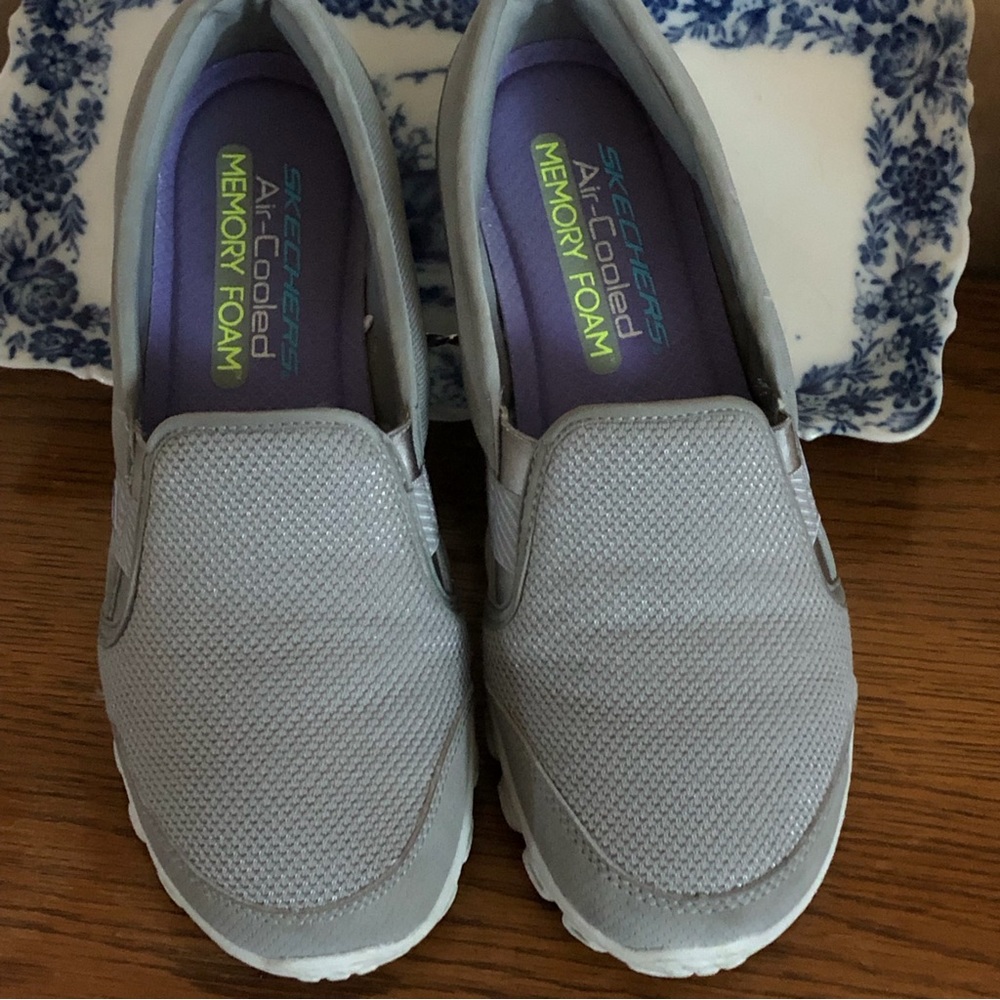 Skechers Air Cooled Memory Foam Slip-Ons Size 7